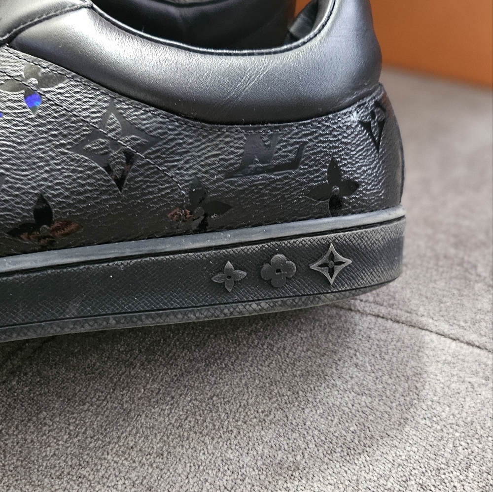 authentic Louis Vuitton shoes - Picture 4 of 9